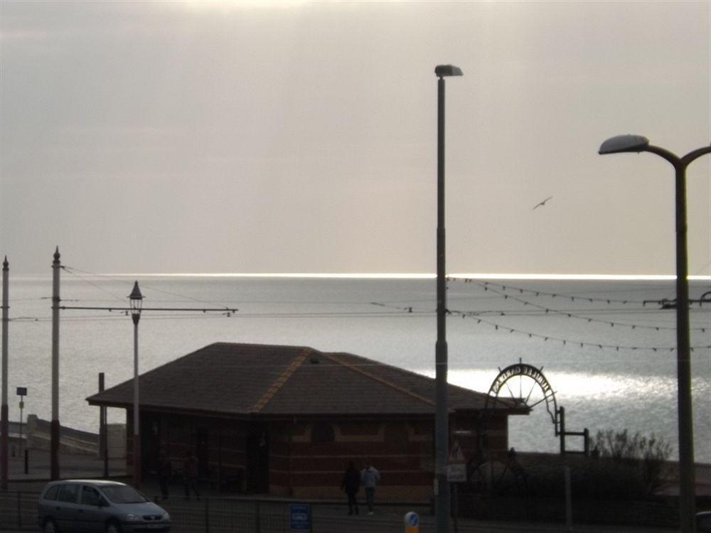 Hotel The South Lea à Blackpool Extérieur photo